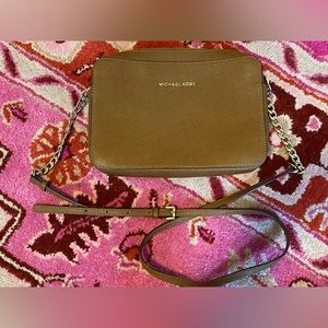 Michael Kors purse. Nearly perfect condition!